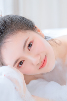 学校女澡堂洗澡偷拍网站